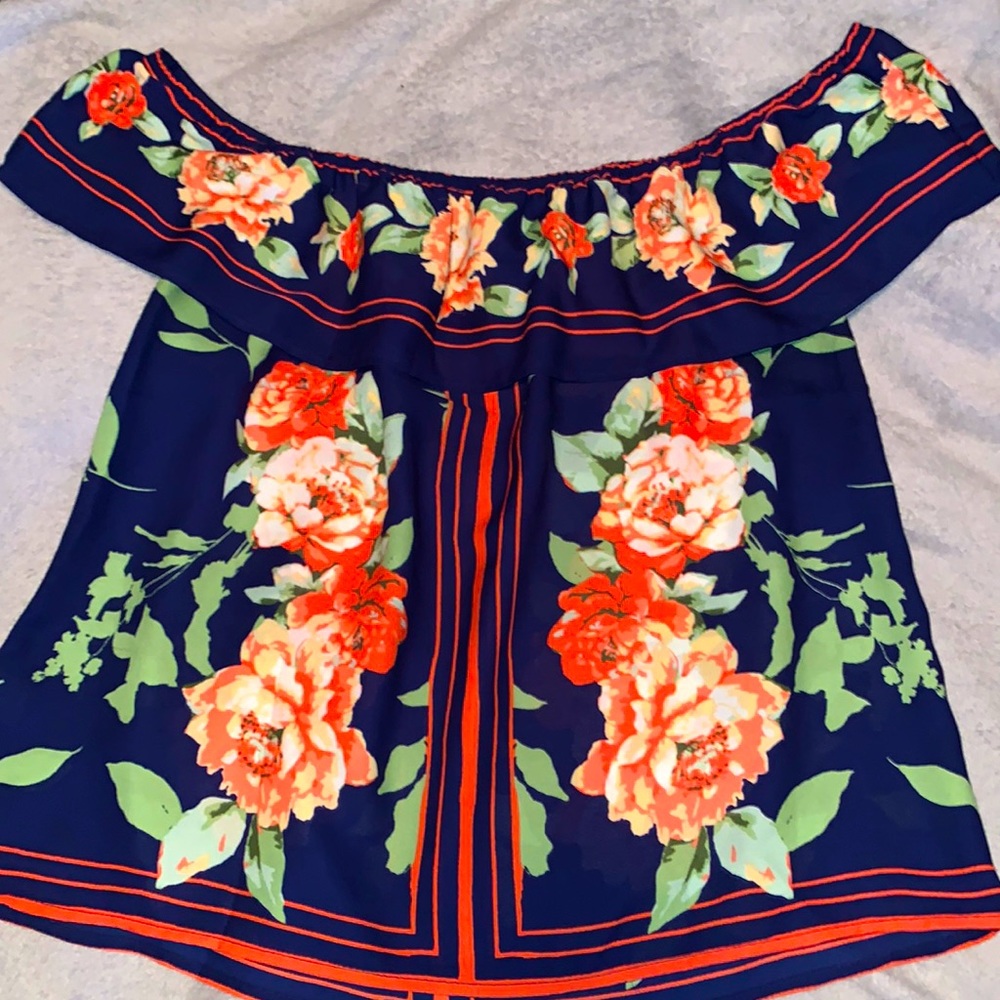 Women’s Sleeveless Floral Blouse